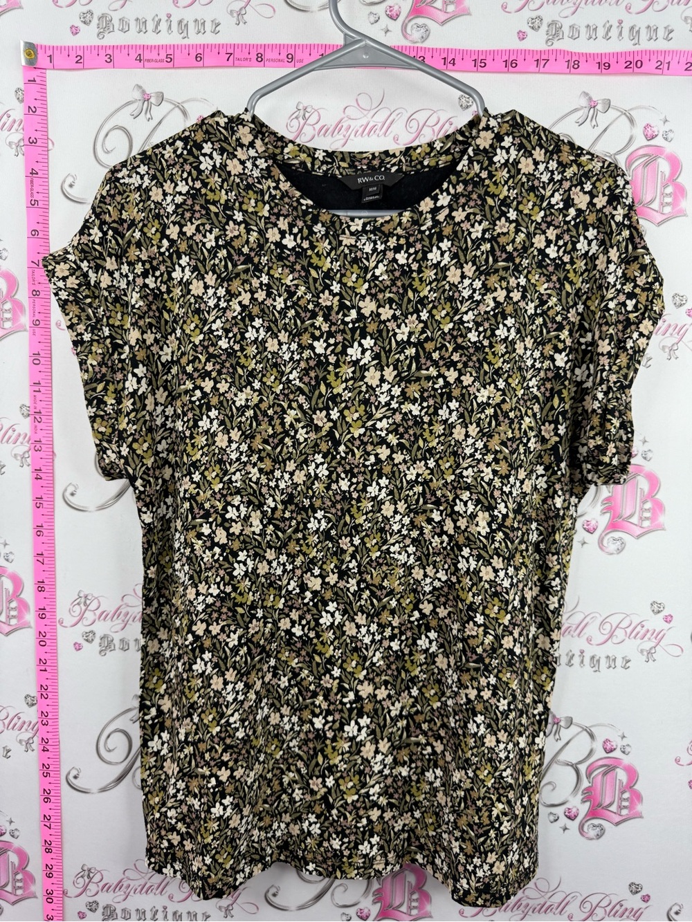 RW&CO. Tshirt Black Floral Short Sleeve Tee with Cream & Olive Accents